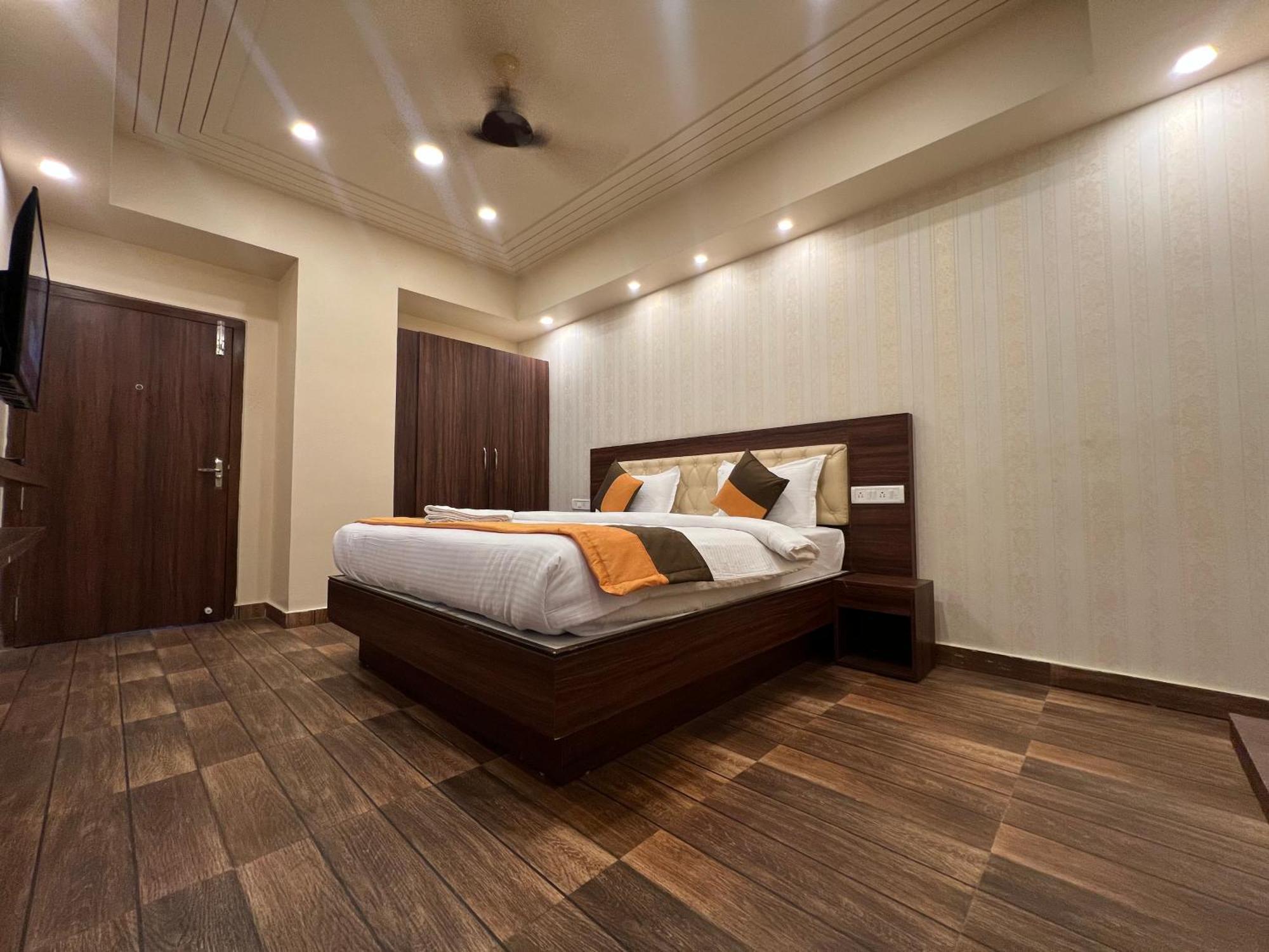 Grand Falcon Electronic City Kammasandra Buitenkant foto