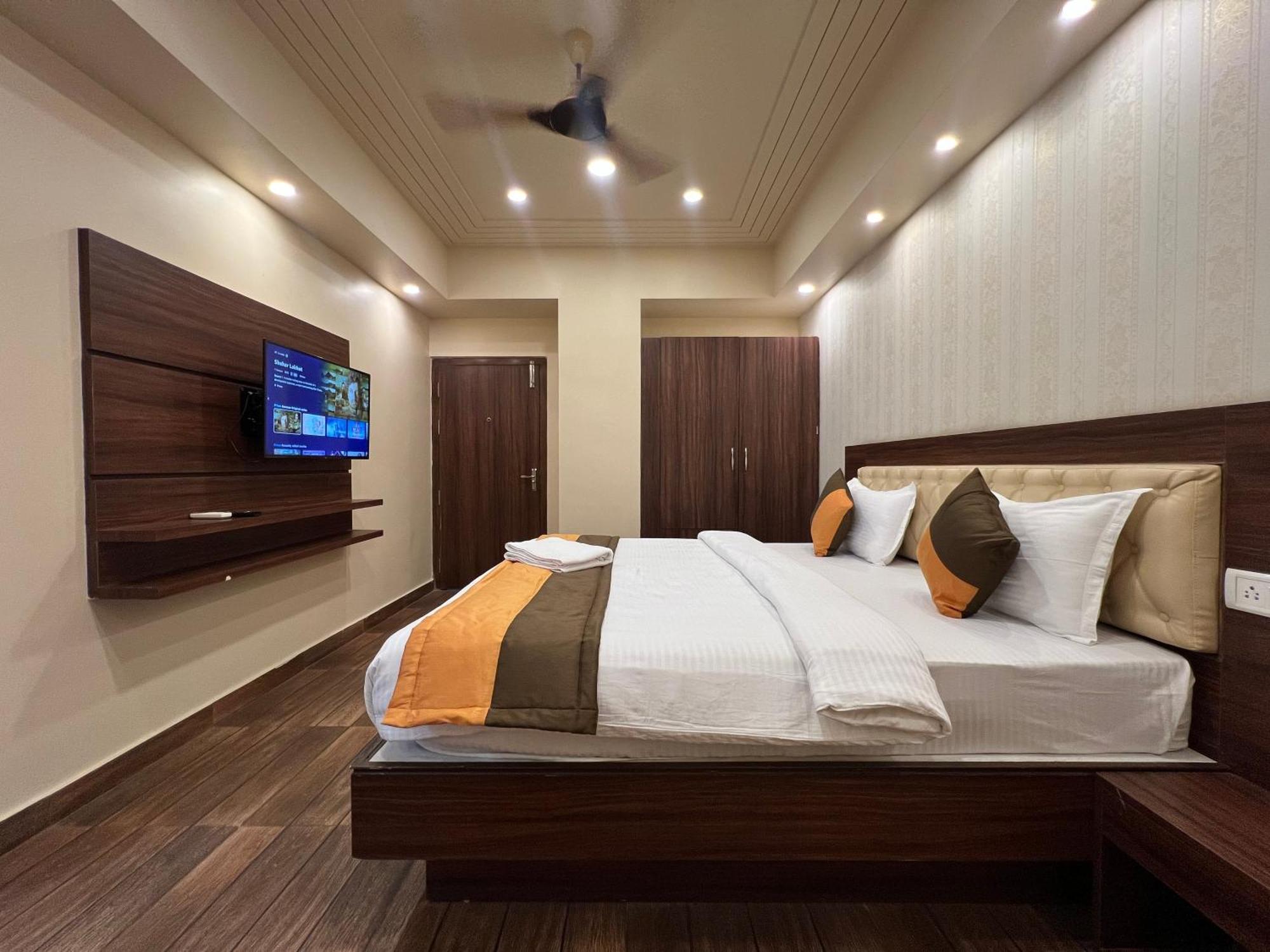 Grand Falcon Electronic City Kammasandra Buitenkant foto