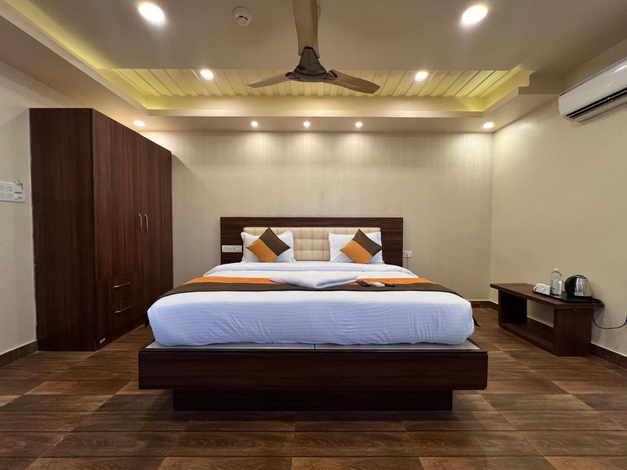 Grand Falcon Electronic City Kammasandra Buitenkant foto