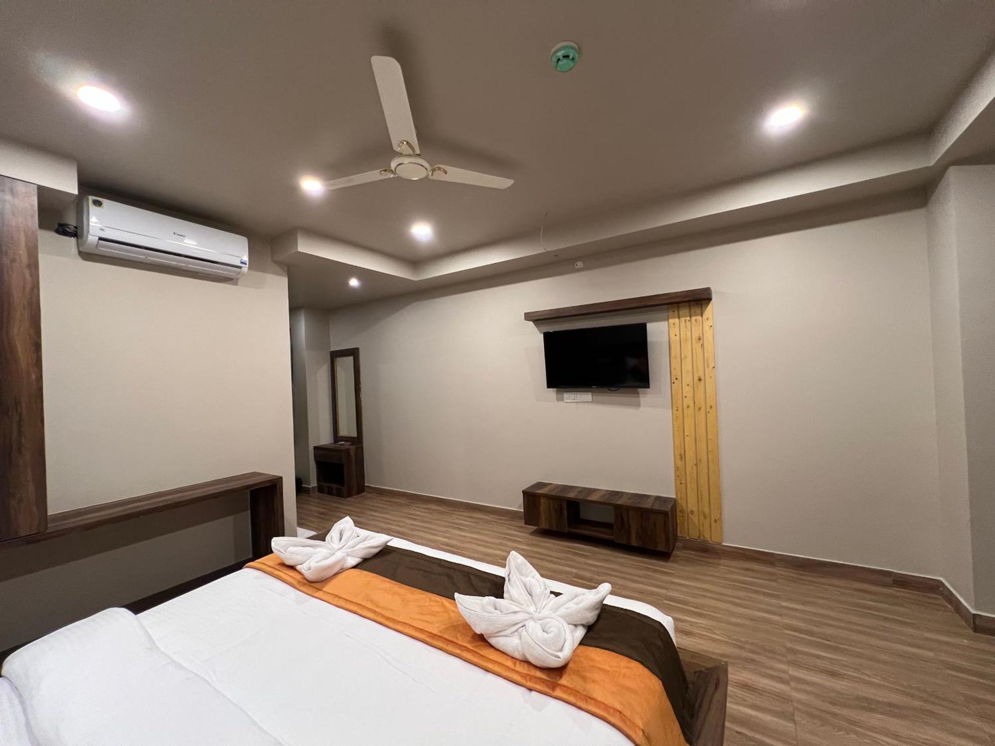 Grand Falcon Electronic City Kammasandra Buitenkant foto
